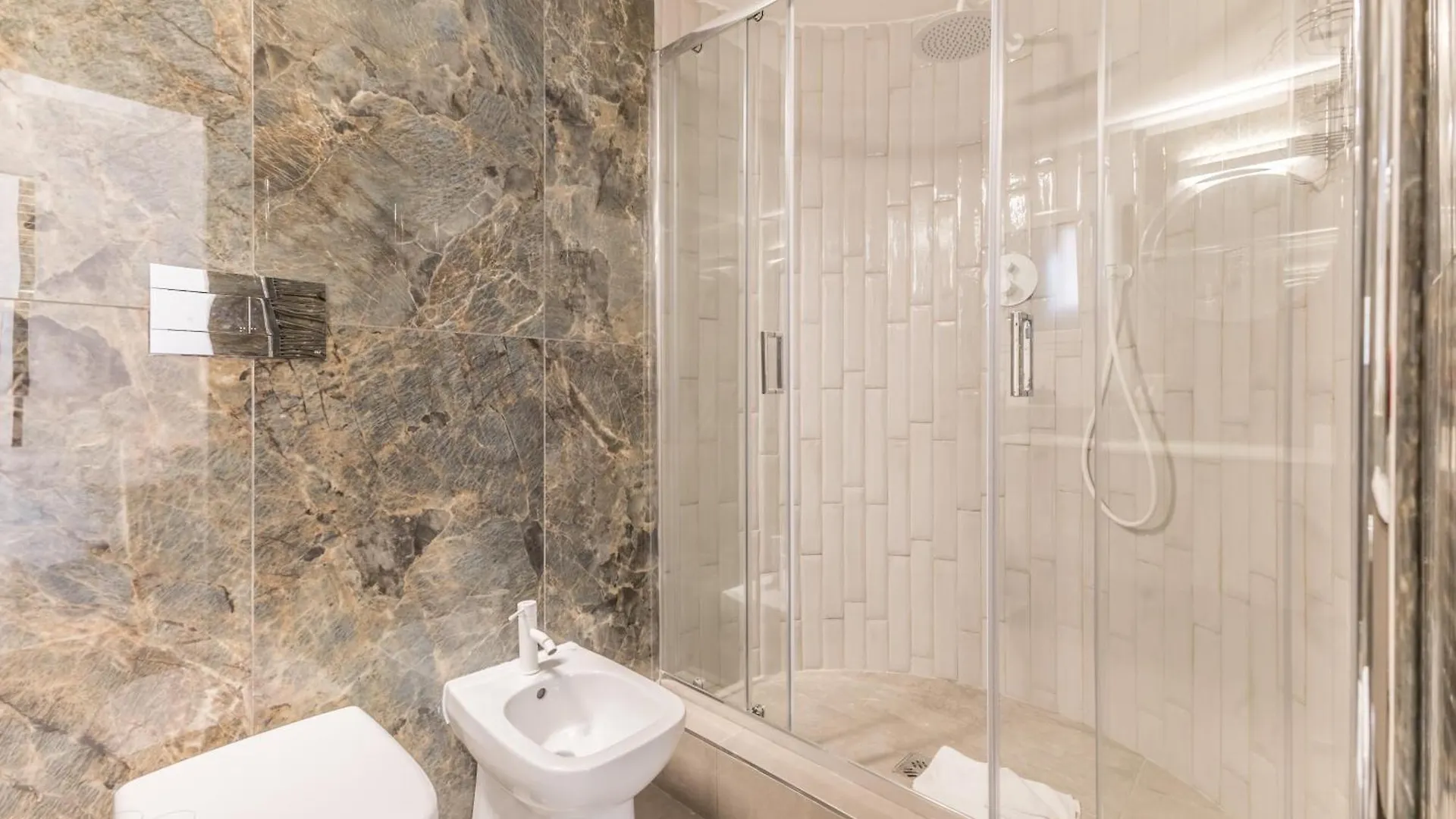 Cozy Rome - Newly Renovated Apartment Near Vatican City Italy